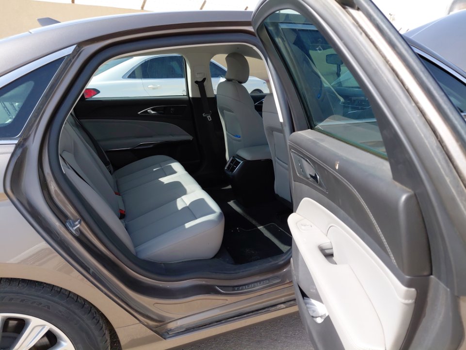 Ford Taurus  2022 image