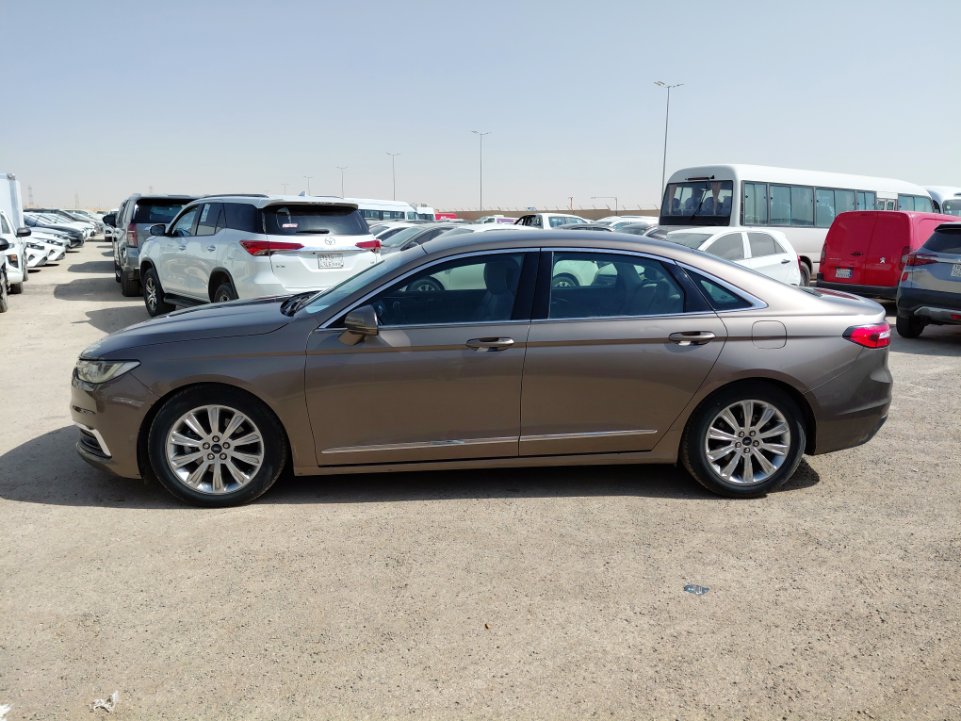 Ford Taurus  2022 image