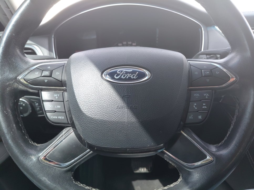 Ford Taurus  2022 image