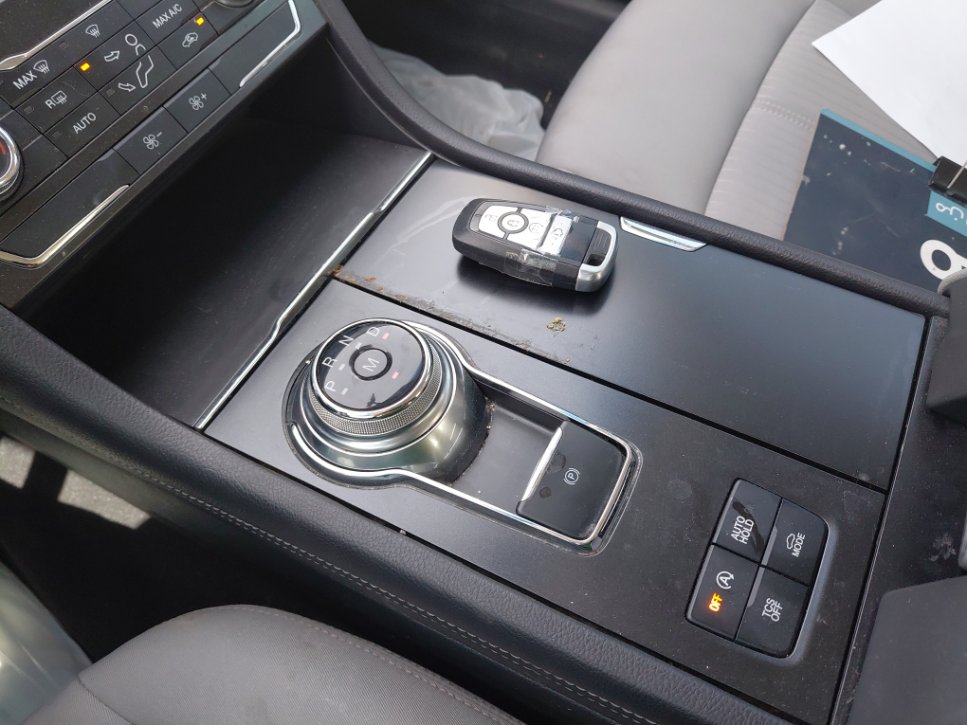 Ford Taurus  2022 image