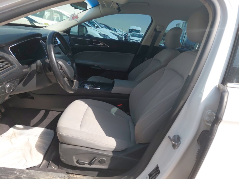 Ford Taurus  2022 image