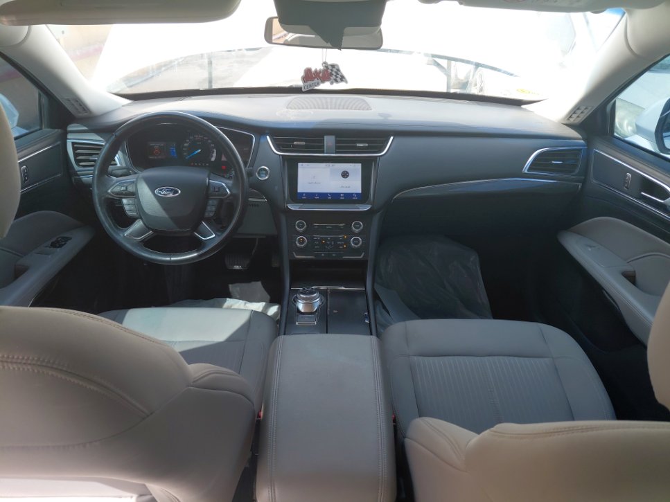 Ford Taurus  2022 image