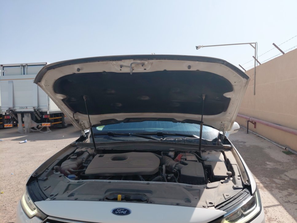 Ford Taurus  2022 image