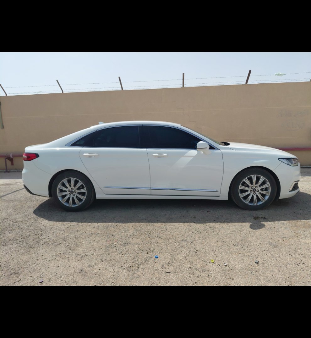 Ford Taurus  2022 image