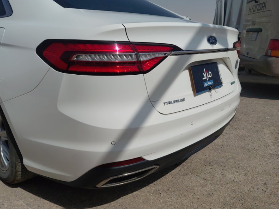 Ford Taurus  2022 image