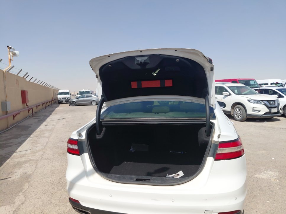 Ford Taurus  2022 image