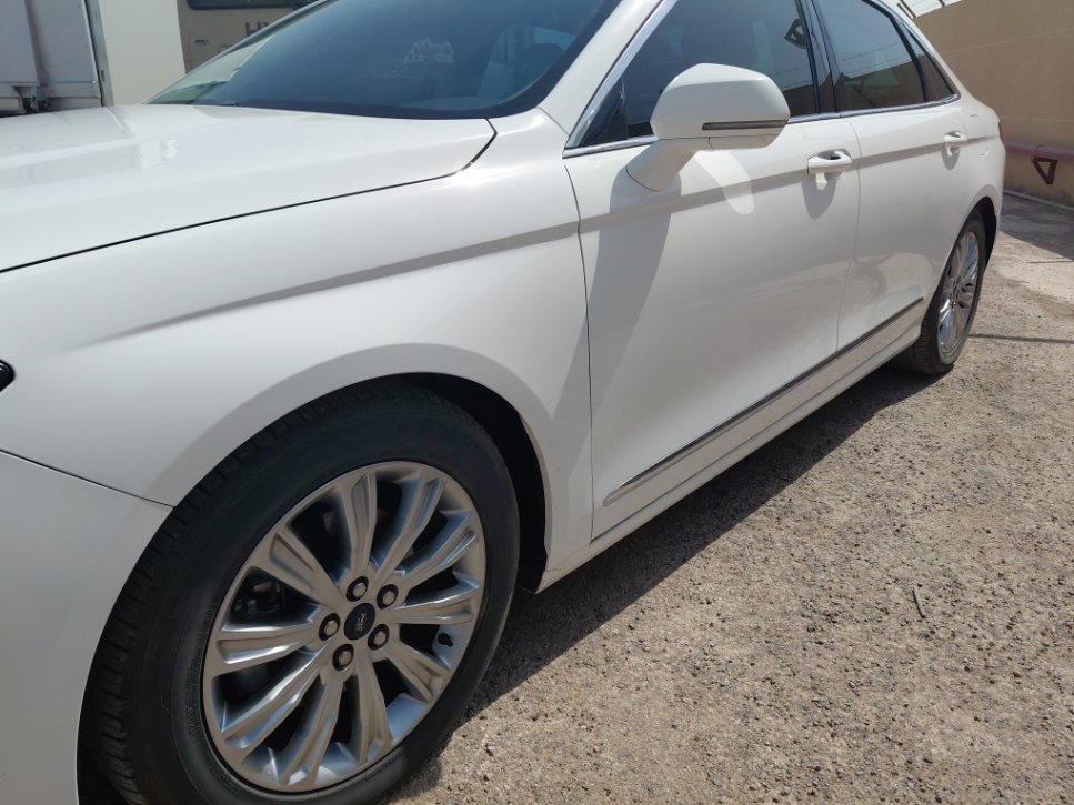 Ford Taurus  2022 image