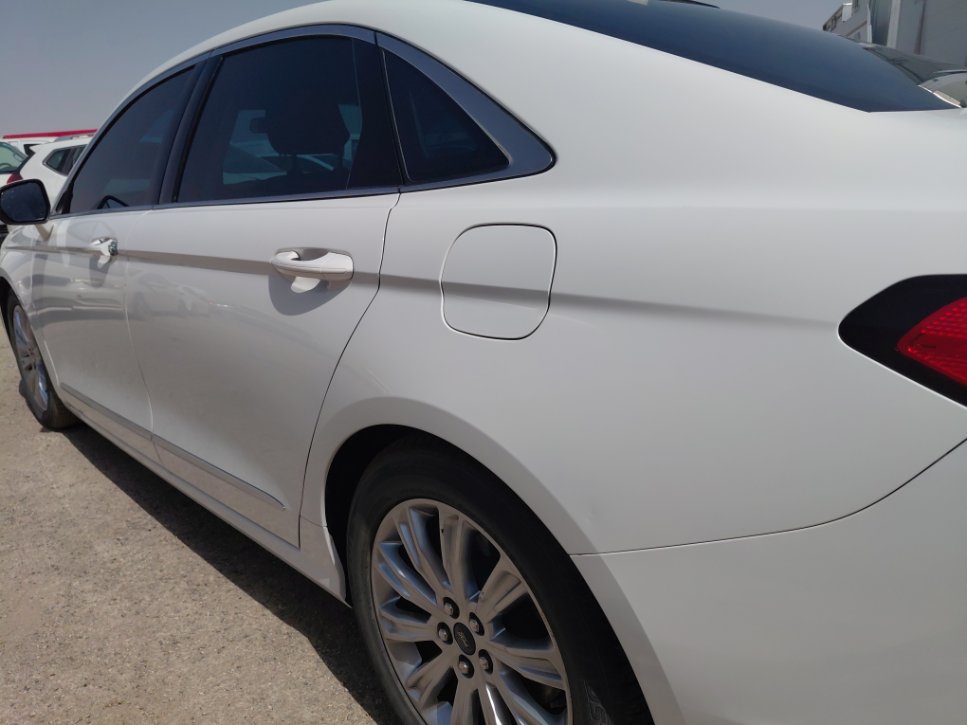 Ford Taurus  2022 image