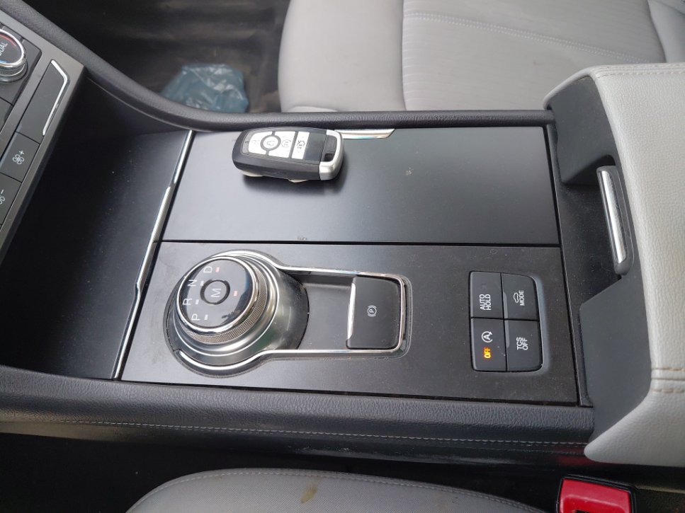 Ford Taurus  2022 image