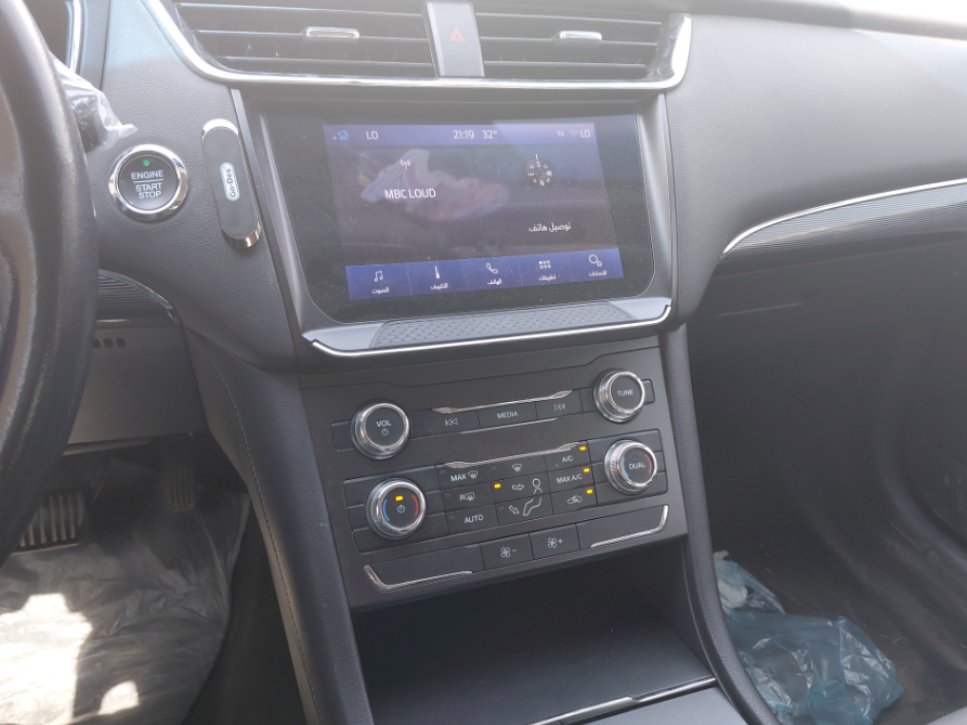 Ford Taurus  2022 image