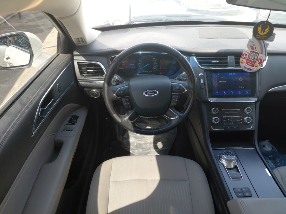 Ford Taurus  2022 image