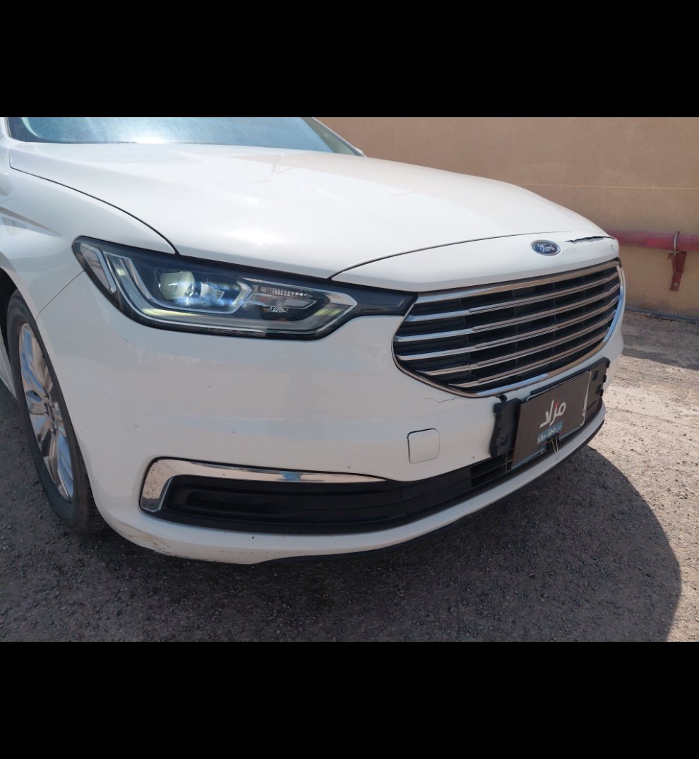 Ford Taurus  2022 image