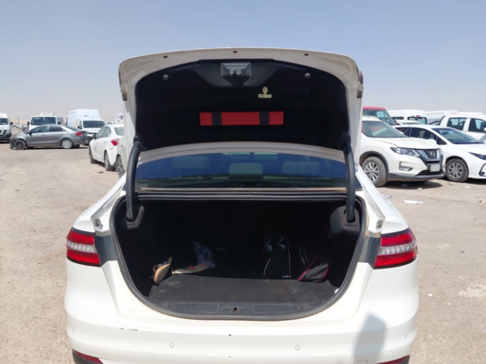 Ford Taurus  2022 image