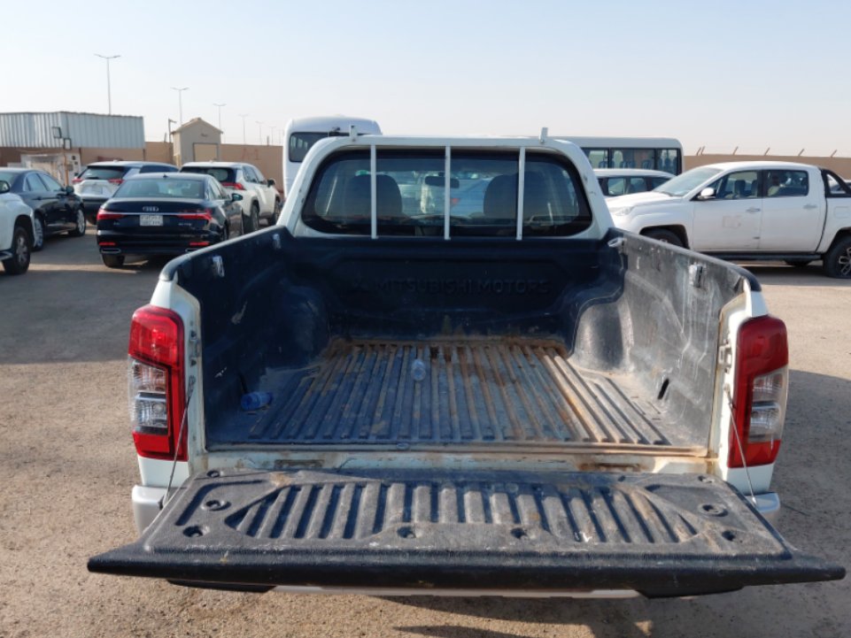 ميتسوبيشي L200 4x4 2023 image