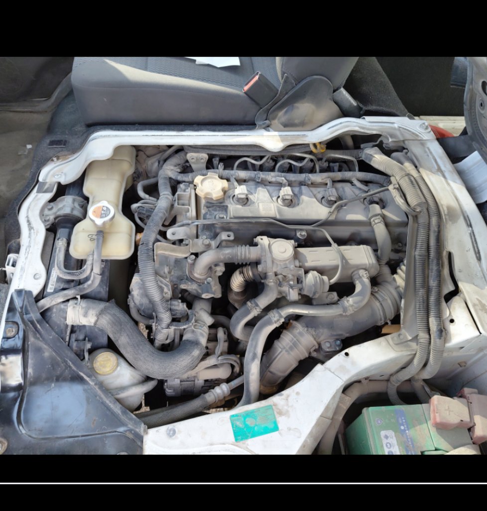 Nissan Urvan  2021 image