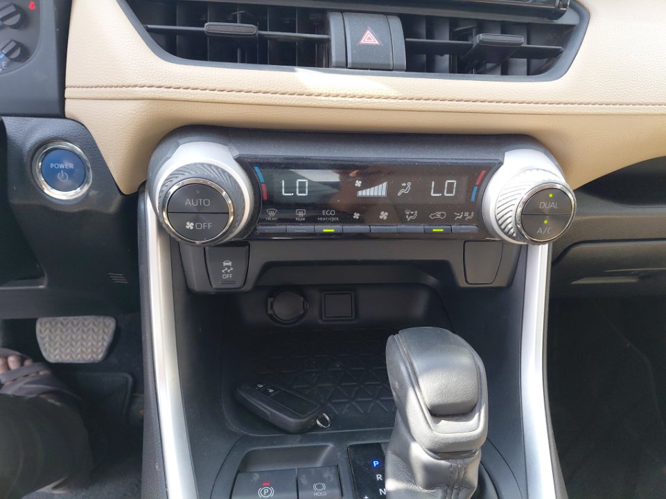 Toyota RAV4  2022 image