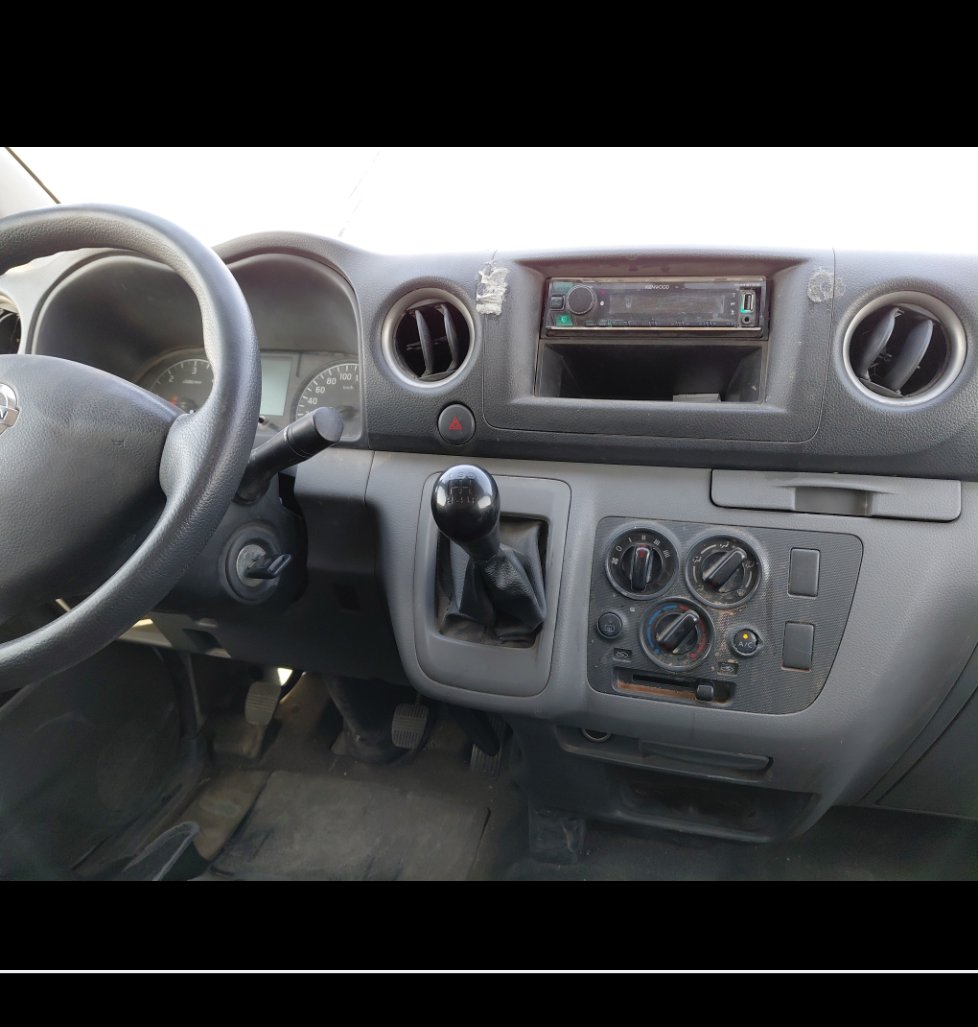 Nissan Urvan  2021 image