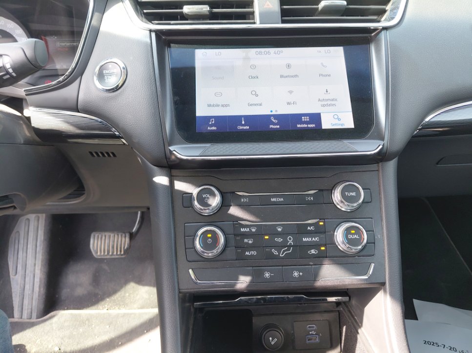 Ford Taurus  2022 image