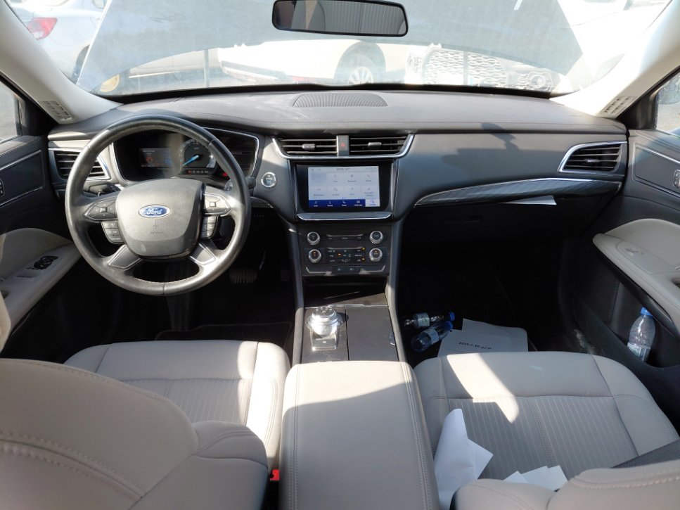 Ford Taurus  2022 image