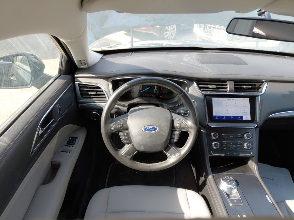 Ford Taurus  2022 image