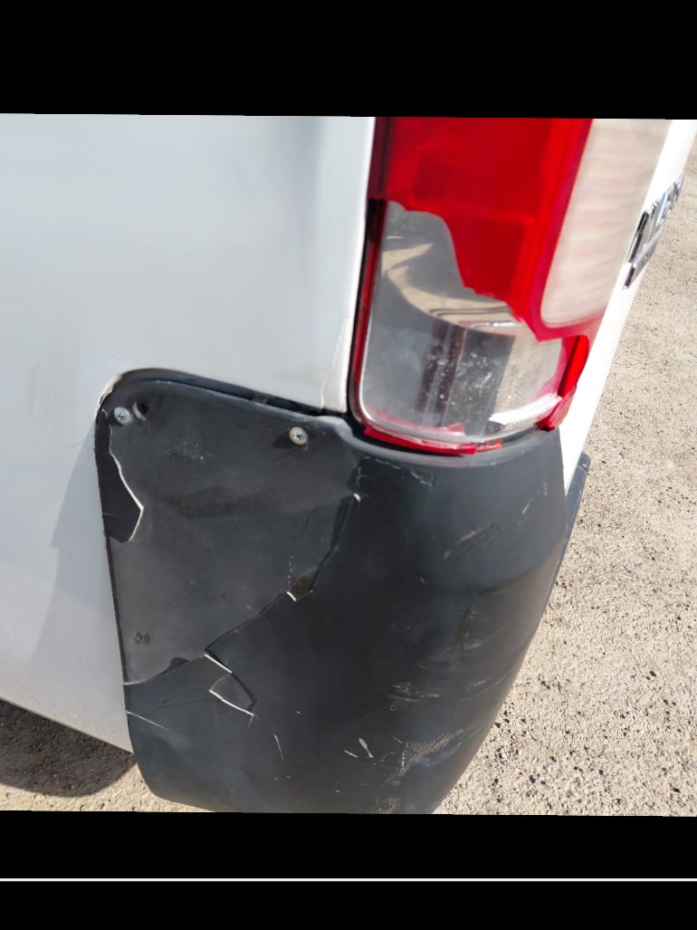 Nissan Urvan  2021 image