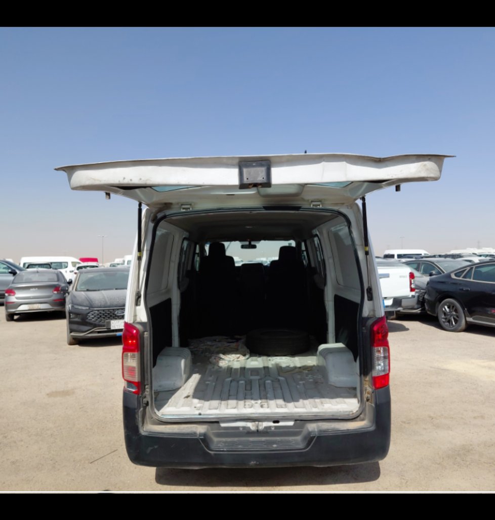 Nissan Urvan  2021 image