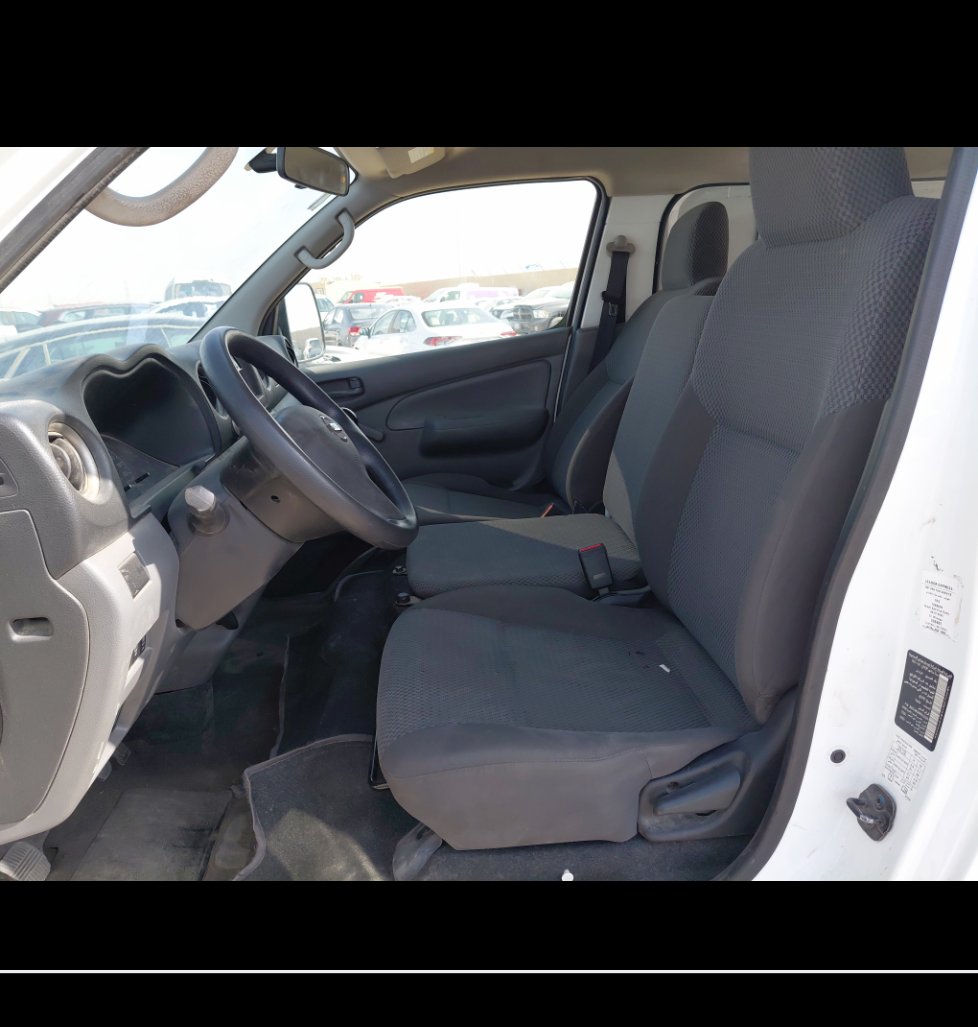 Nissan Urvan  2021 image