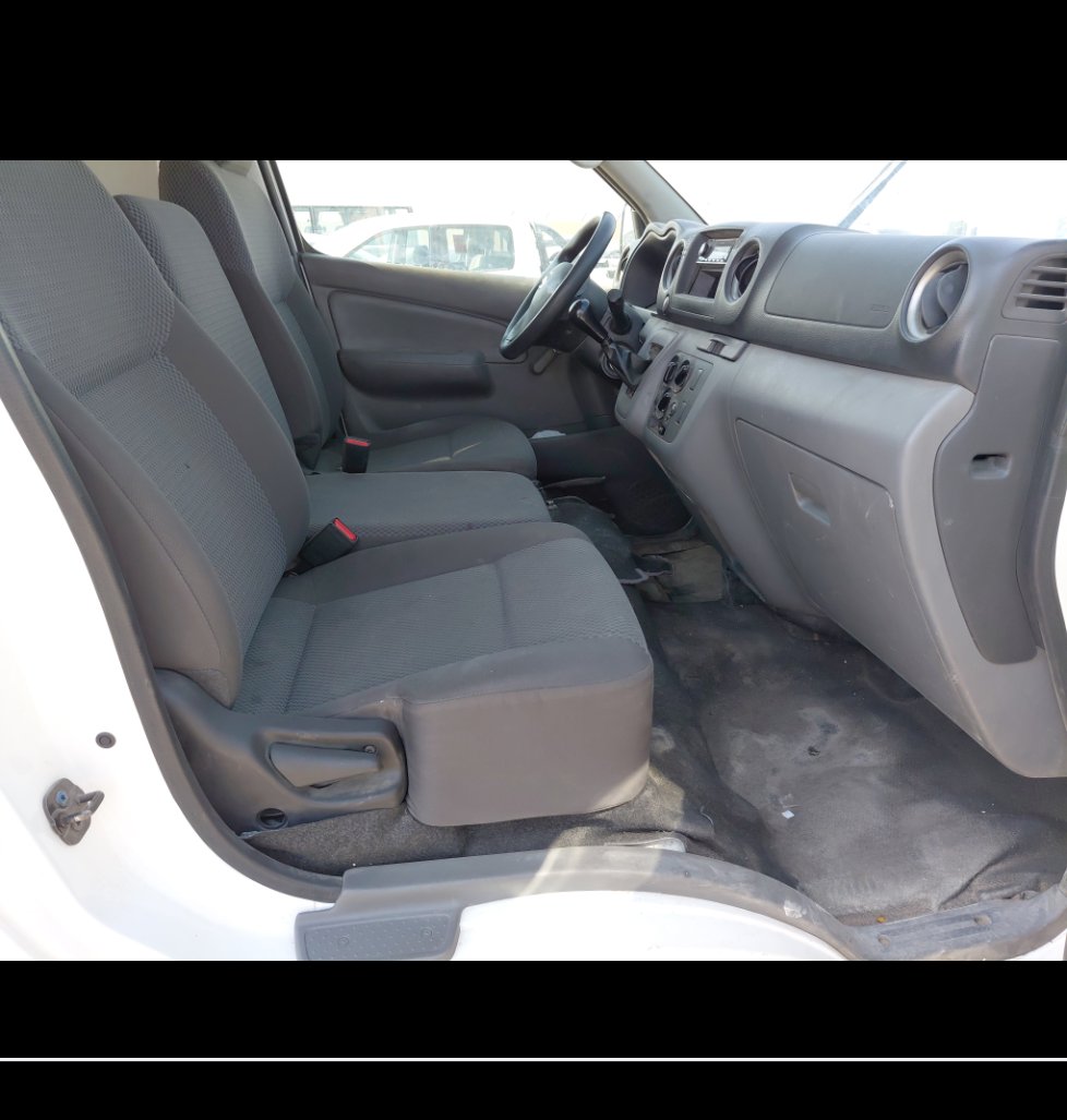 Nissan Urvan  2021 image