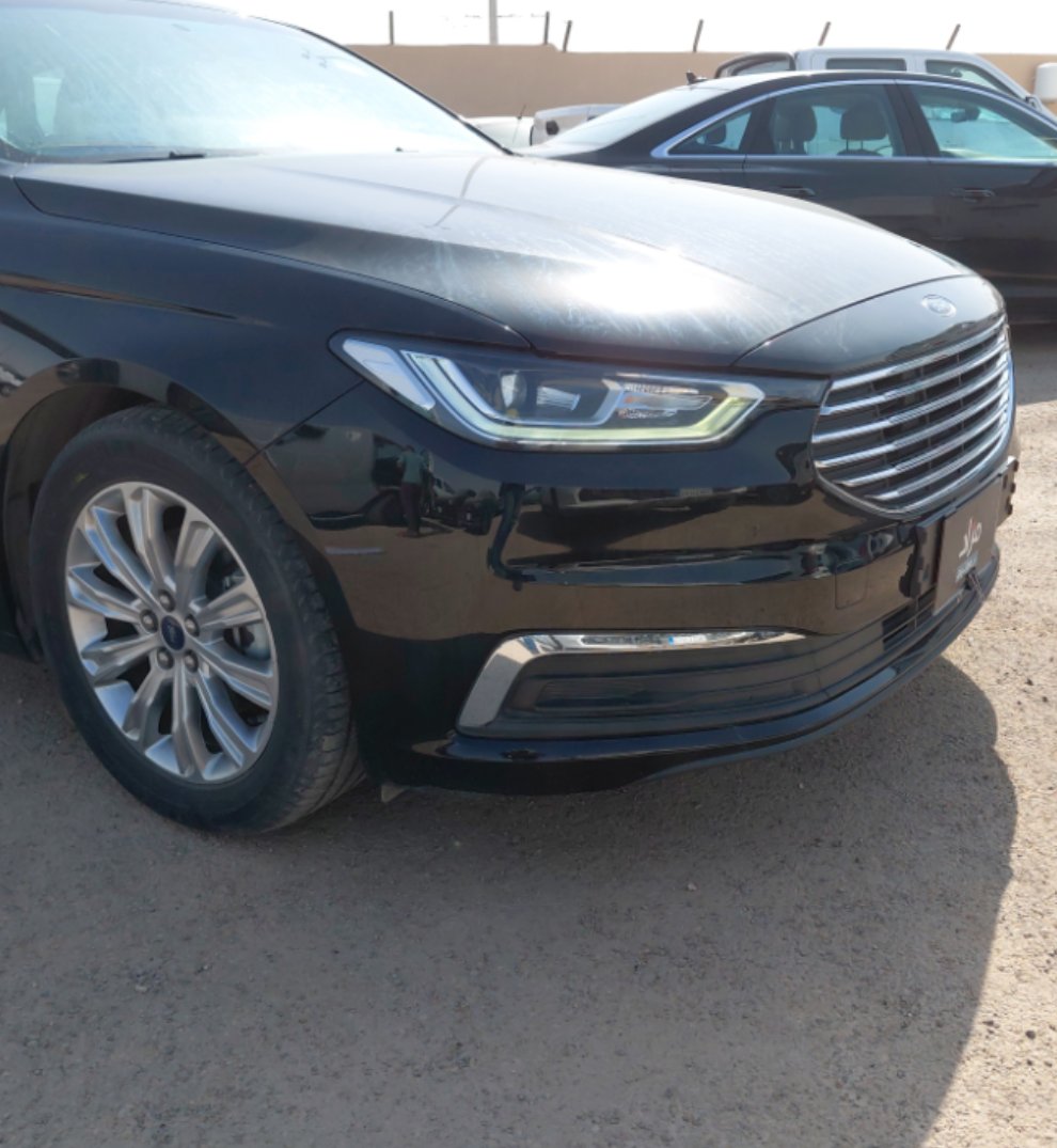 Ford Taurus  2022 image
