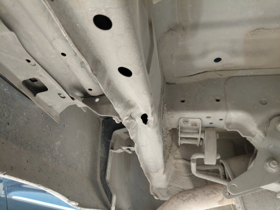 Nissan Urvan  2021 image