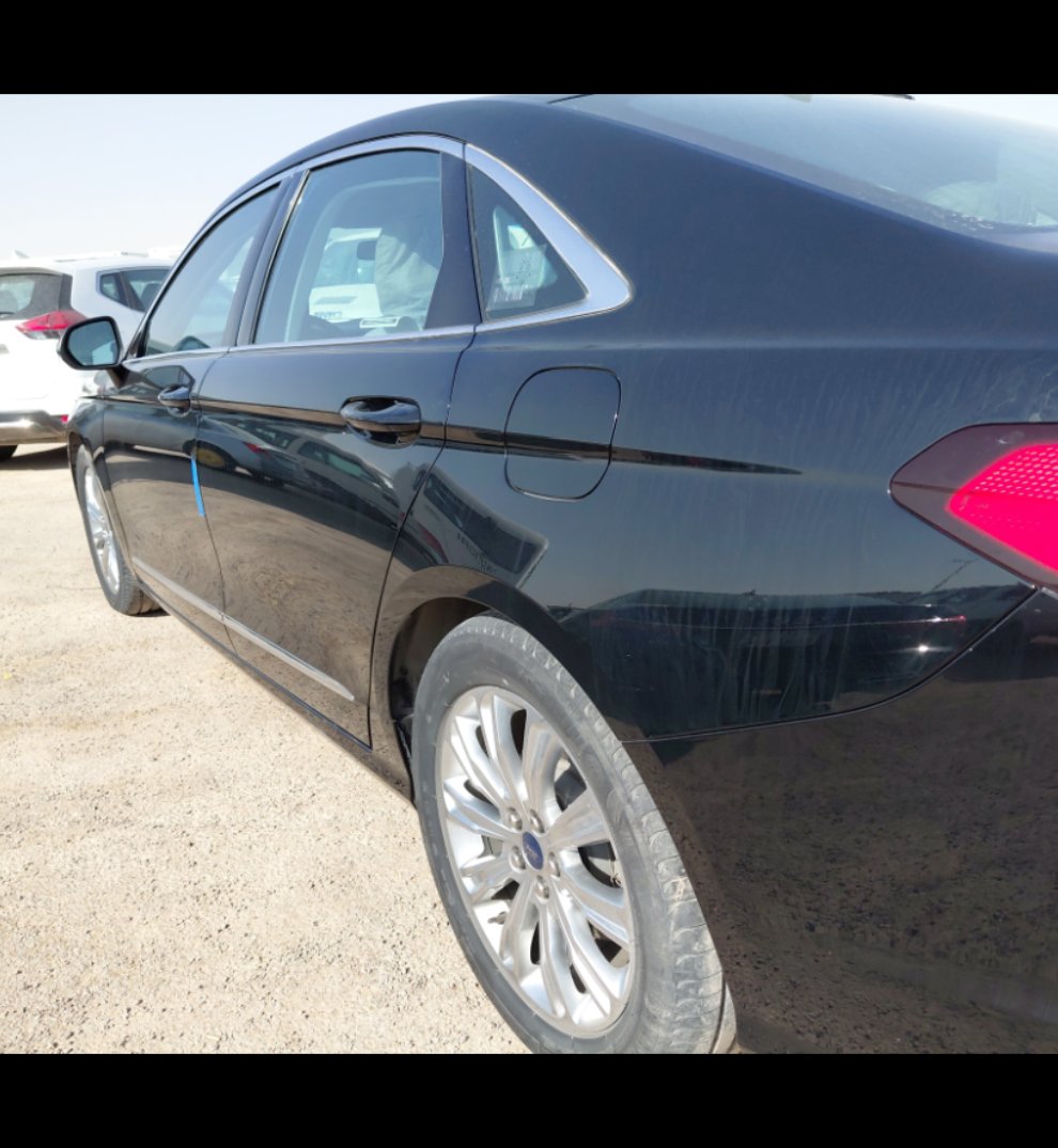 Ford Taurus  2022 image