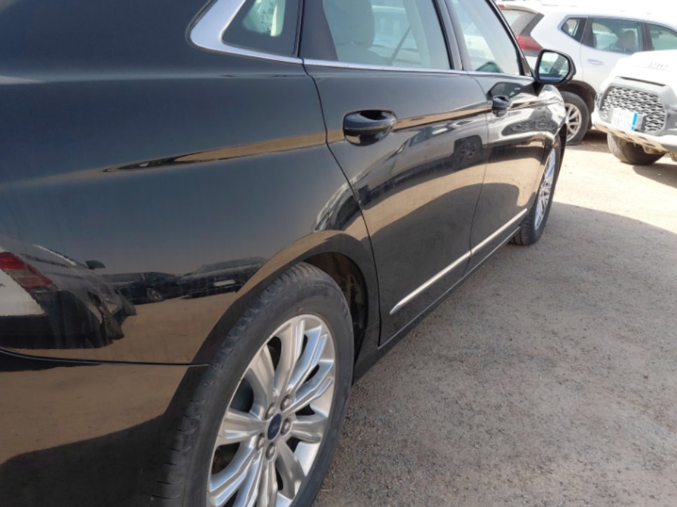 Ford Taurus  2022 image