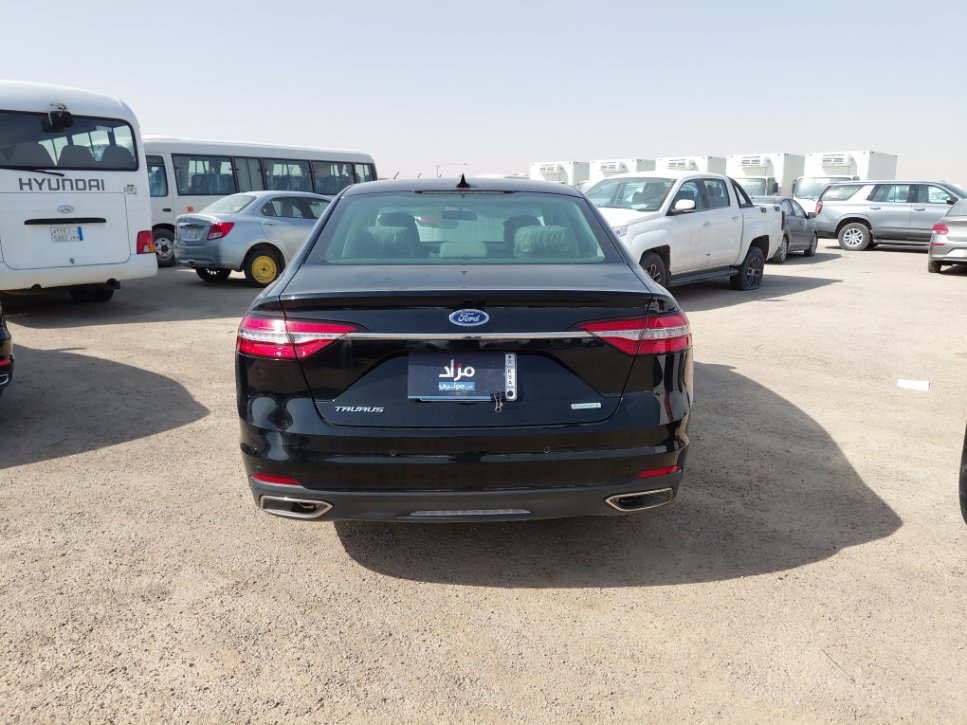 Ford Taurus  2022 image