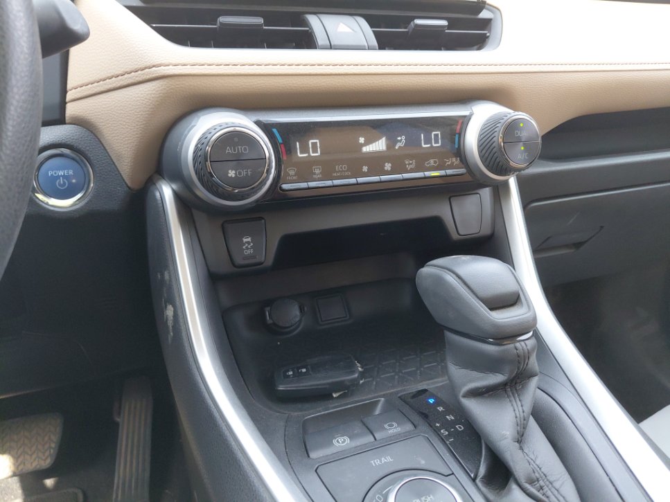 Toyota RAV4  2022 image