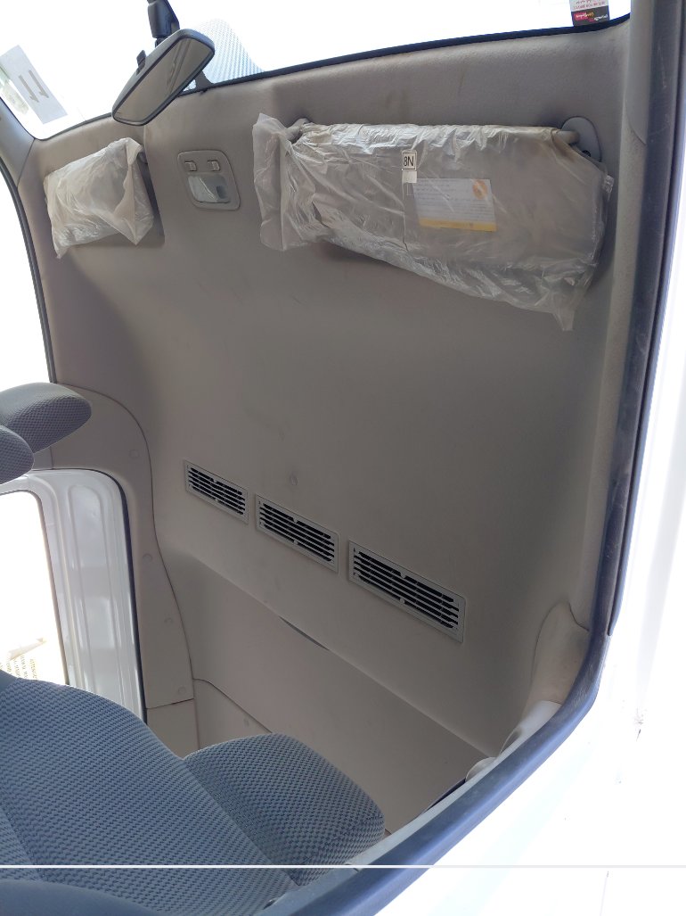 Nissan Urvan  2020 image