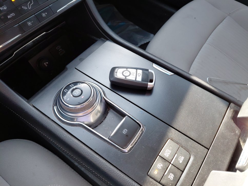 Ford Taurus  2022 image