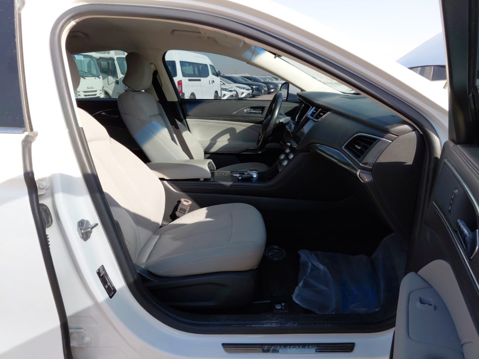 Ford Taurus  2022 image