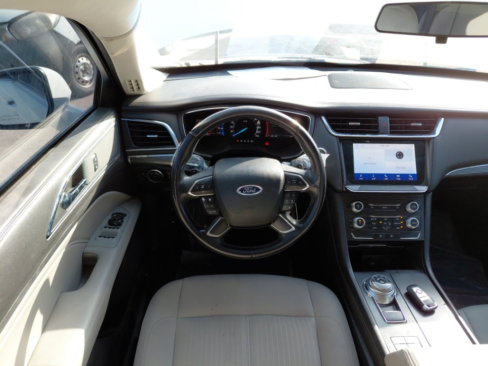 Ford Taurus  2022 image