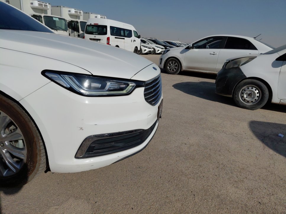 Ford Taurus  2022 image