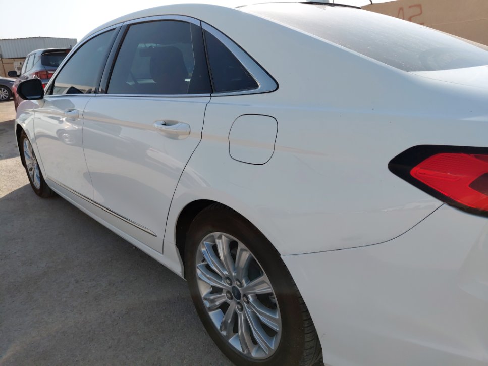 Ford Taurus  2022 image