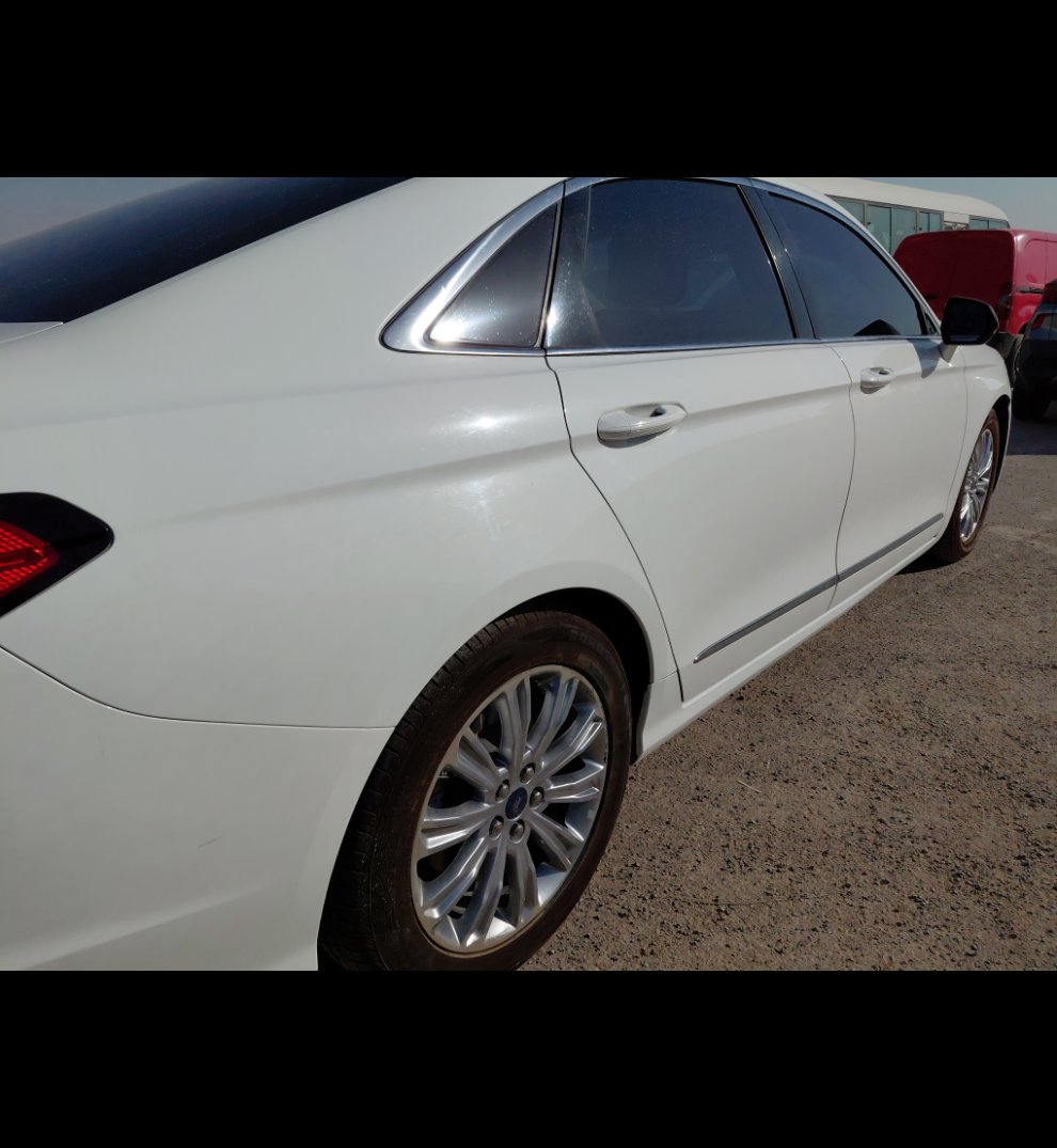 Ford Taurus  2022 image