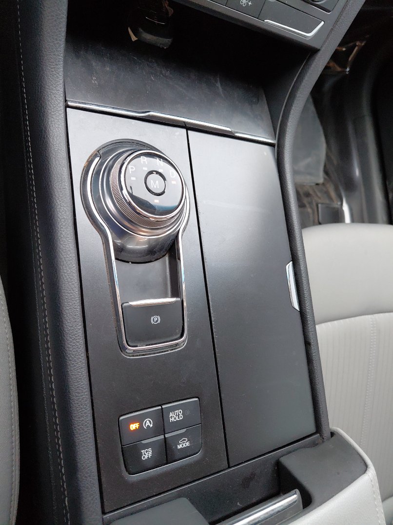 Ford Taurus  2022 image