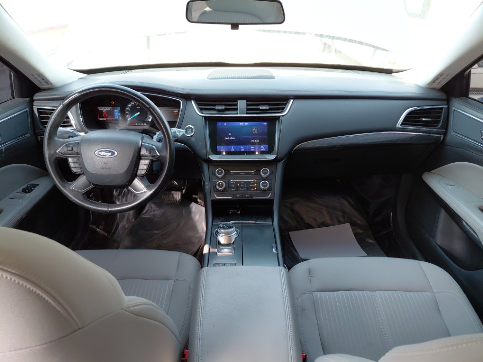 Ford Taurus  2022 image