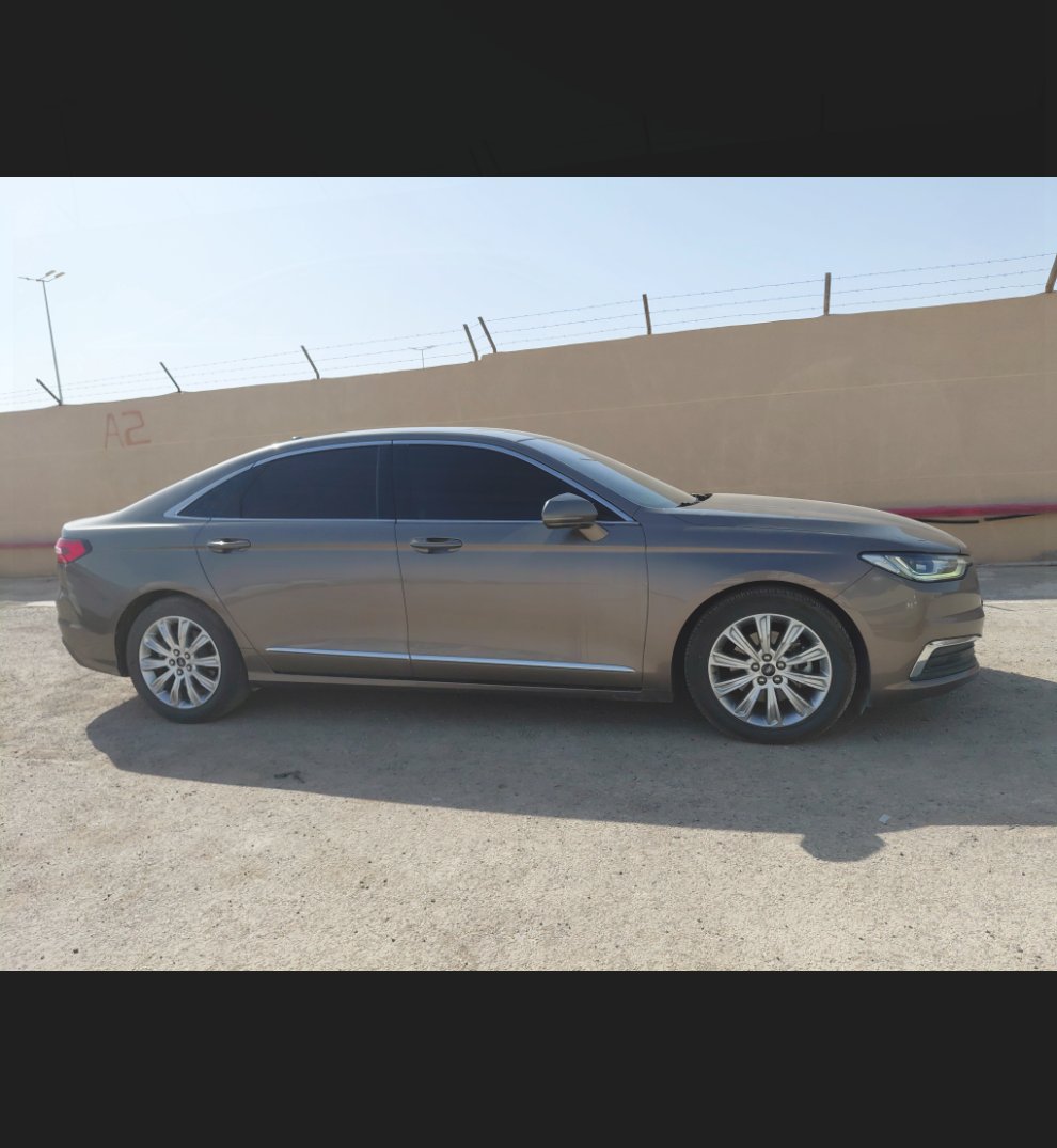 Ford Taurus  2022 image