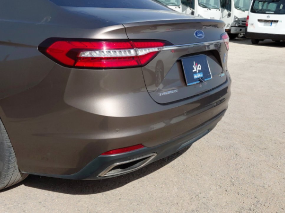 Ford Taurus  2022 image