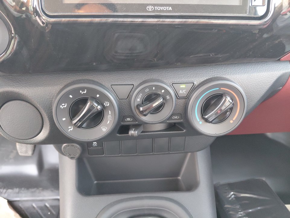 تويوتا هايلكس GLX 4x2 2023 image