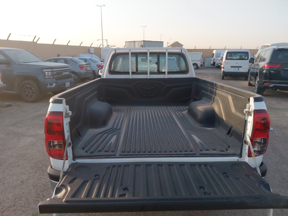 تويوتا هايلكس GLX 4x2 2023 image