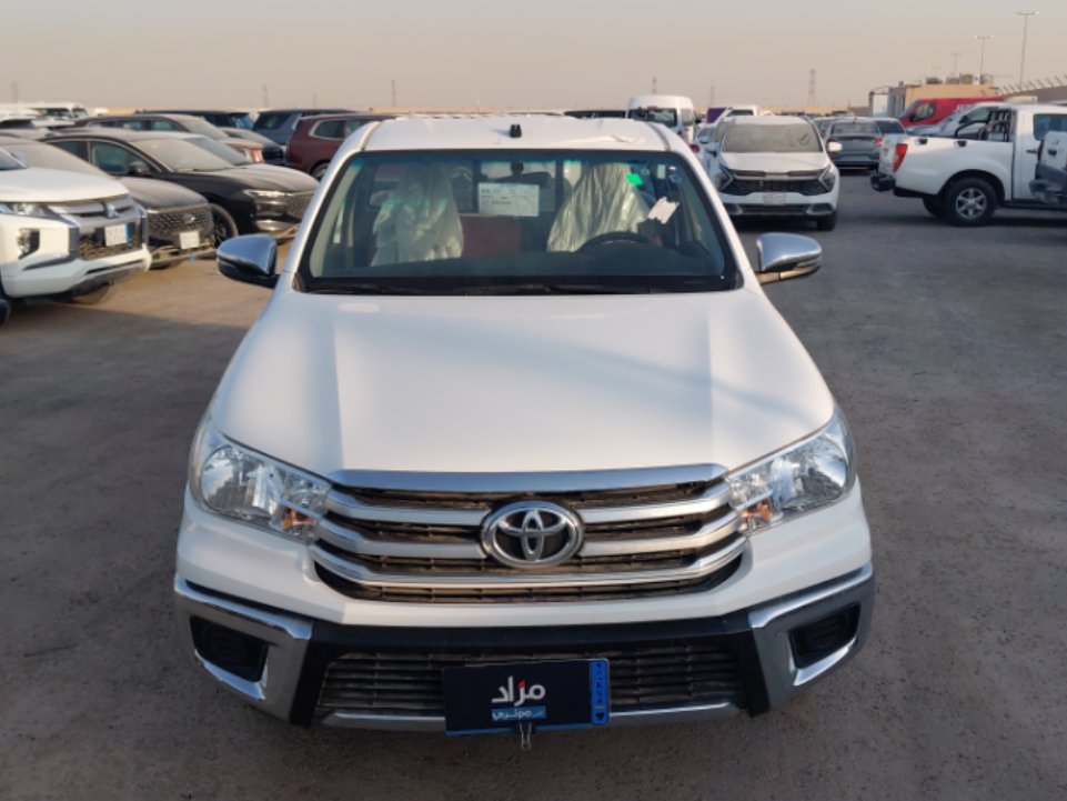 تويوتا هايلكس GLX 4x2 2023