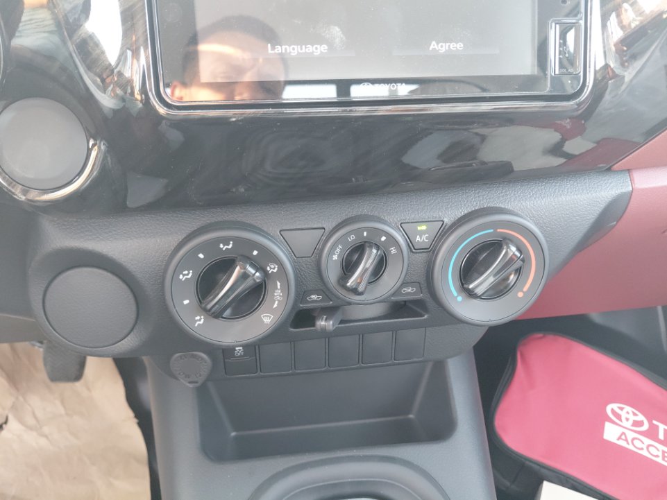 تويوتا هايلكس GLX 4x2 2023 image