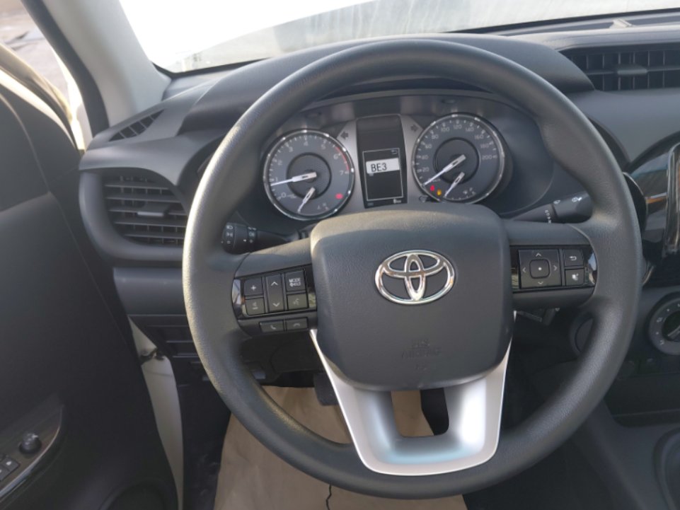 تويوتا هايلكس GLX 4x2 2023 image